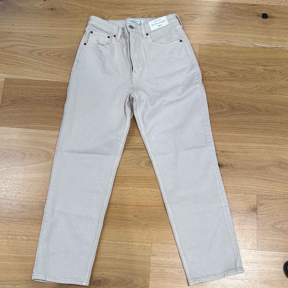 NWT Abercrombie & Fitch Women’s Jeans Size 28/6S